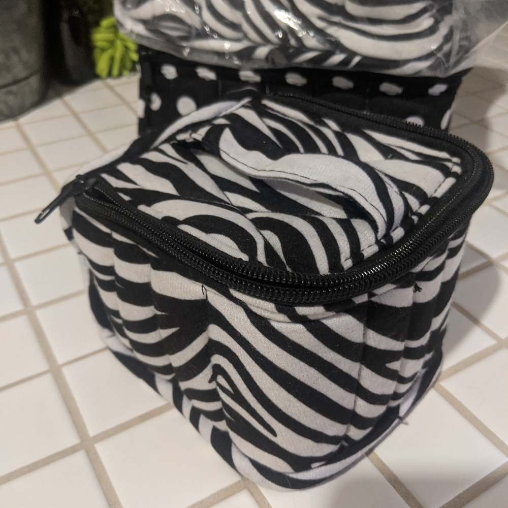 Essential Oil Case - Zebra Print - Picture 4 of 6